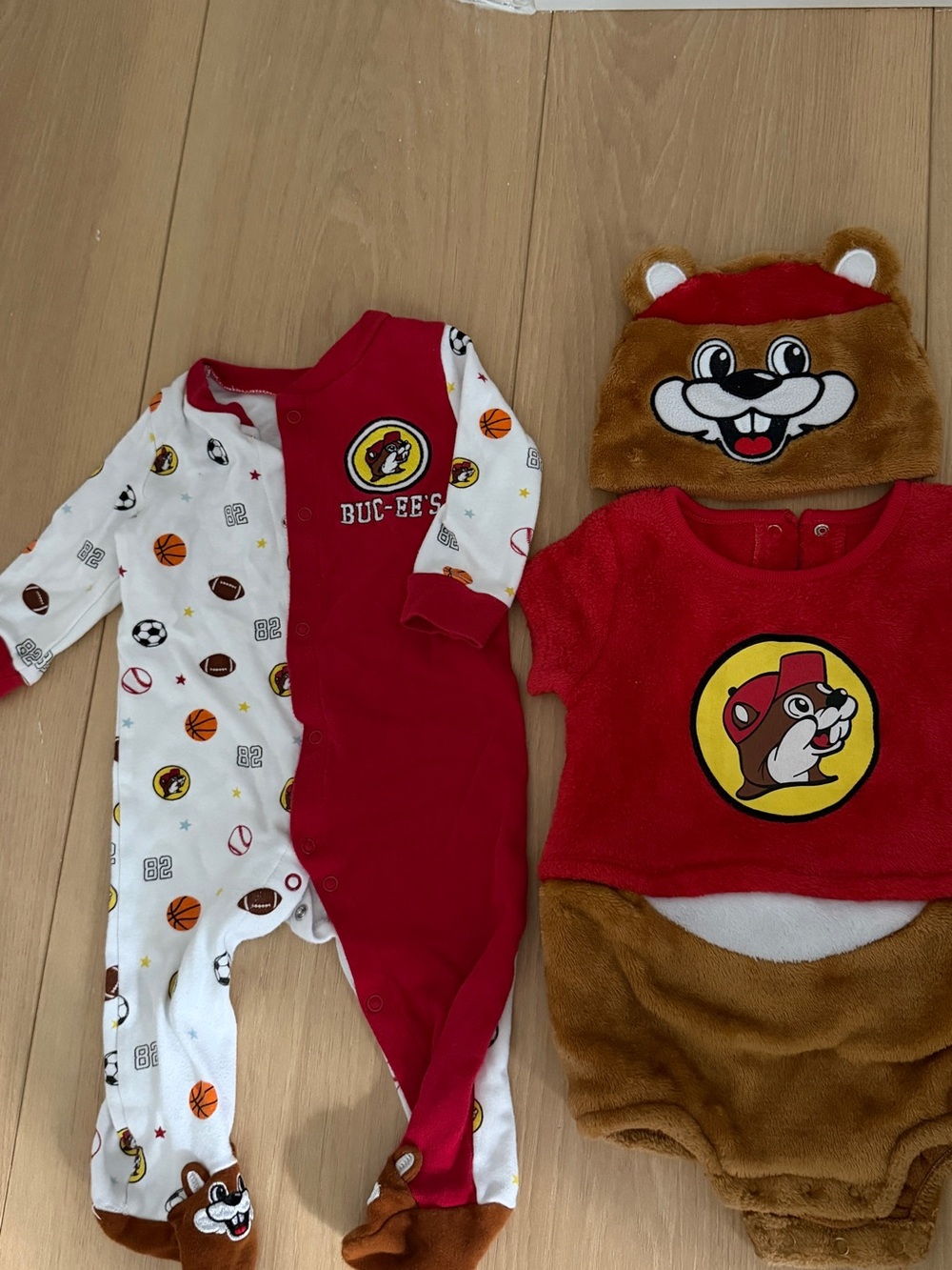 Bucees onesie 9-12 months